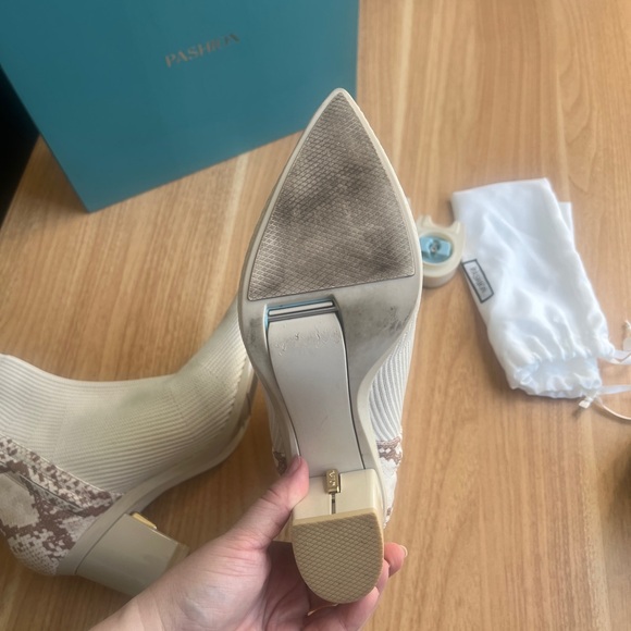 Pashion Footwear snakeskin ivory bootie (limited edition) - Picture 4 of 9